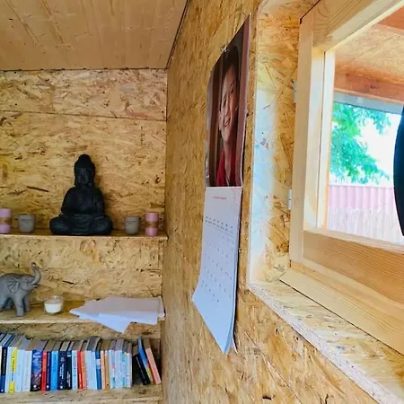 Glamping Paradise With Wellness 度假居 *