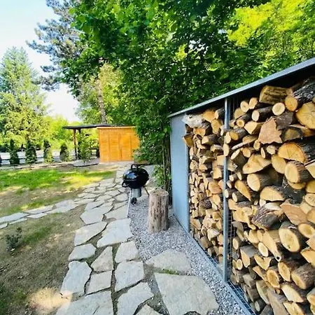 Glamping Paradise With Wellness 度假居 Dolni Brezany