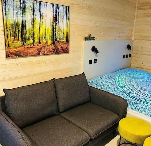 بيت للعطل Glamping Paradise With Wellness *