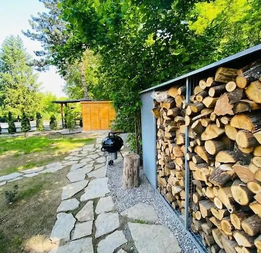 Glamping Paradise With Wellness بيت للعطل Dolni Brezany