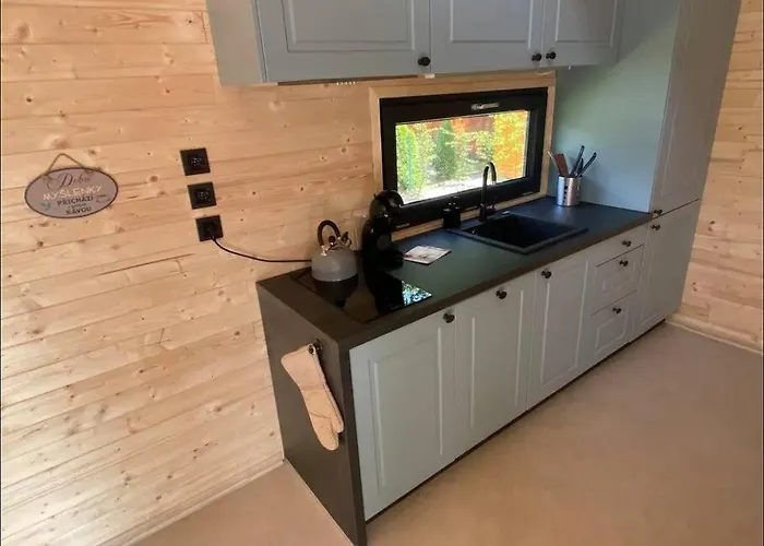 بيت للعطل Glamping Paradise With Wellness Dolni Brezany